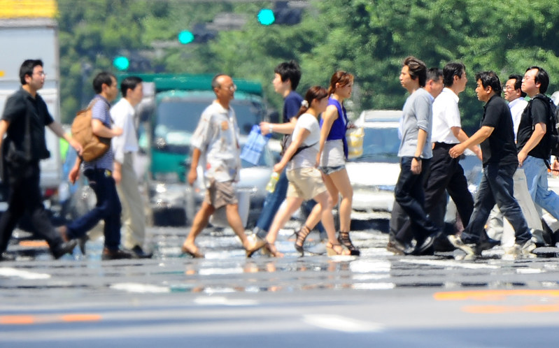 「逃げ水」が見えるほど熱くなった路面
