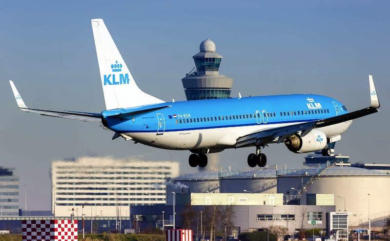 KLMの旅客機=アムステルダム・スキポール空港で、AP