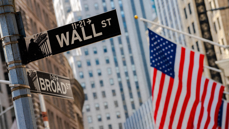 米市場での12年ぶり長短金利の逆転は何を意味するのか