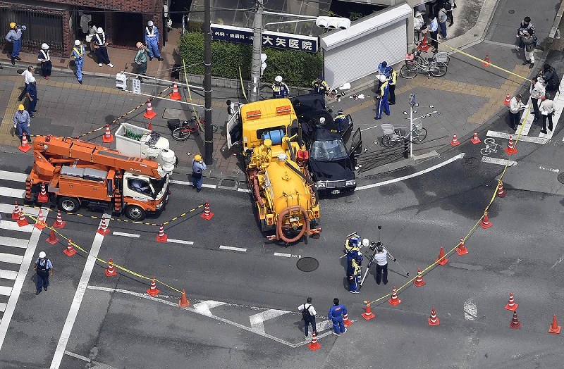 清掃車とタクシー衝突、歩行者巻き込む 男性客死亡6人重軽傷 京都市 [写真特集1/6] 毎日新聞