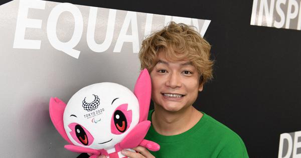 【希少/非売品】香取慎吾さん デザイン 東京2020 パラリンピック ピンバッジ 大阪・梅田】香取慎吾さん個展で非売品ポストカードをゲット