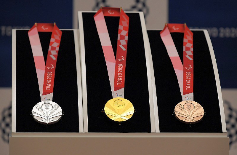 In Photos 2020 Tokyo Paralympic Medals Unveiled The Mainichi