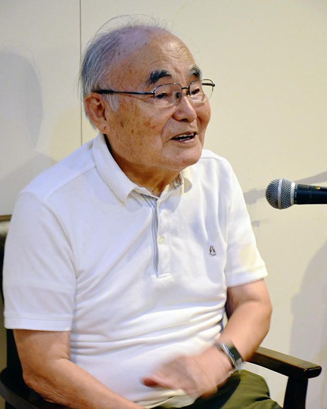 旧満州からの引き揚げ体験を語る村上敏明さん=奈良市中辻町で、新宮達撮影