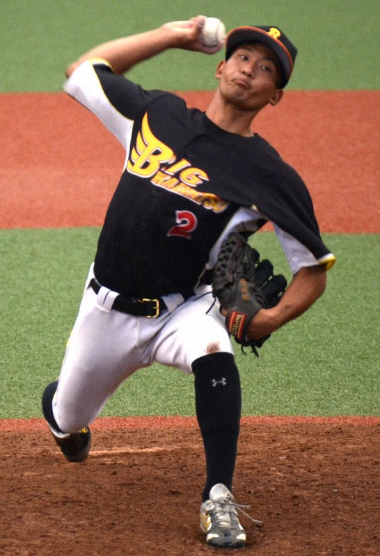 社会人野球の全日本クラブ選手権1回戦で、YBC柏を相手に被安打4で完封したビッグ開発クの宮城海人=埼玉県所沢市のメットライフドームで2019年8月27日午前10時21分、真下信幸撮影