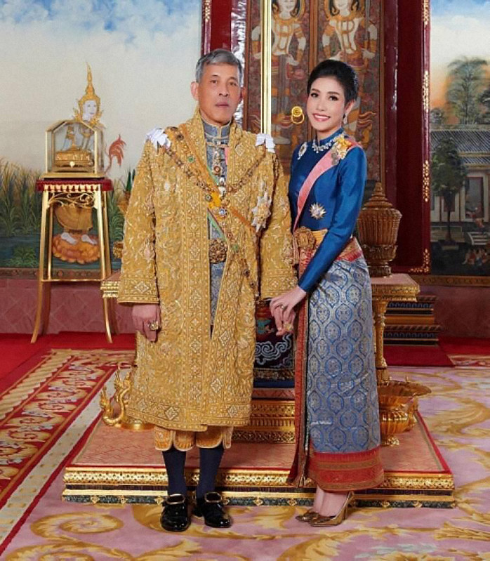 Thai palace shares photos of king, newly named royal consort The Mainichi