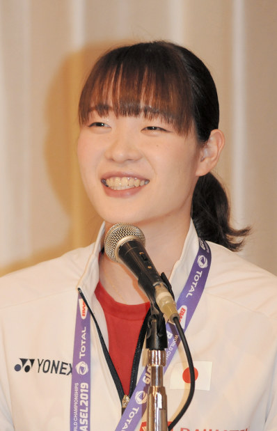 世界選手権を2連覇し、地元で記者会見に臨んだ松本選手=札幌市中央区で