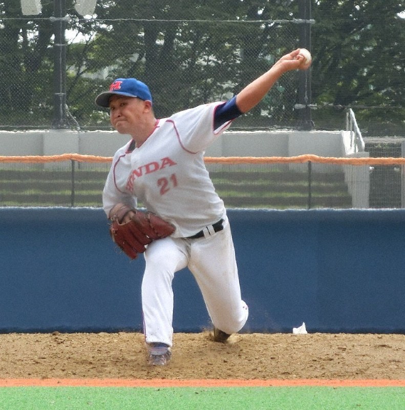 社会人野球日本選手権関東最終予選の代表決定戦で明治安田生命に対して七回途中まで1失点と好投したホンダ先発の東野龍二投手=東京都大田区の大田スタジアムで2019年9月3日、石井朗生撮影