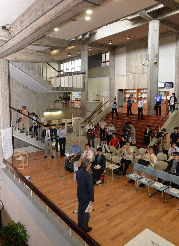 ダイナミックな空間 金沢工業大旧本館に 優れた近代建築選定プレート贈呈 旧金沢市立図書館も 石川 毎日新聞