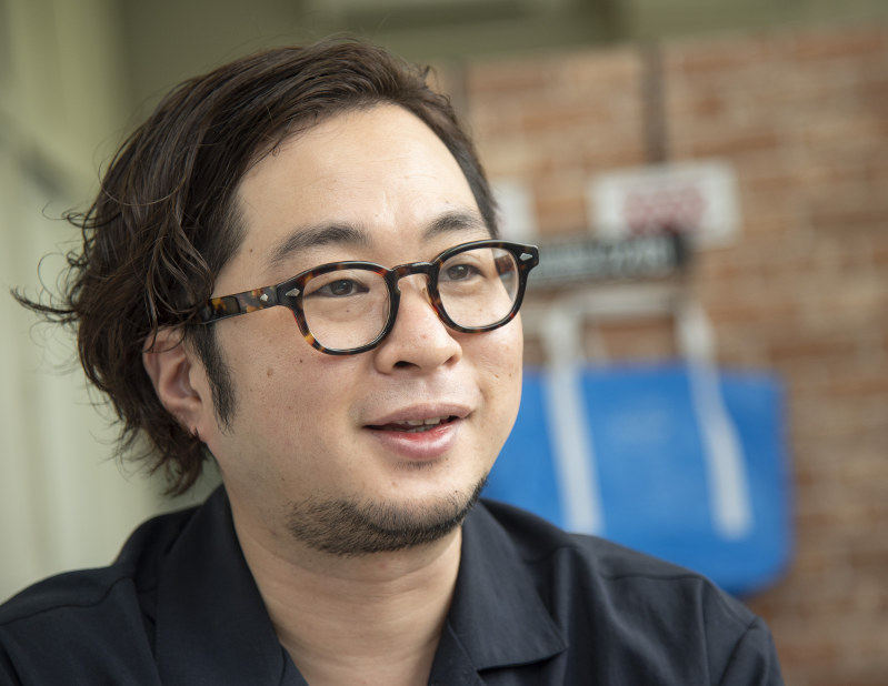 中屋祐輔氏