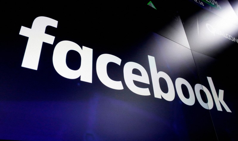 フェイスブックのロゴ=AP