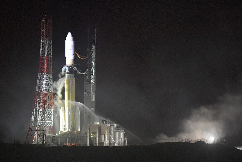 H2Bロケット、発射台付近から出火 11日の打ち上げ中止 | 毎日新聞