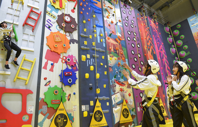 ピーターパンになったみたい 国内最大級のアスレチック ノボルト オープン 福岡 毎日新聞