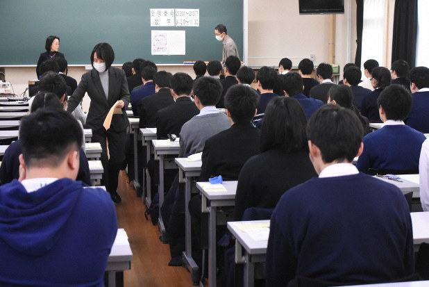 ゾンビ 地方私大が公立化で復活する不都合な真実 経済記者 一線リポート 清水憲司 毎日新聞 経済プレミア