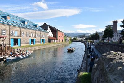 韓国人観光客減少の影響が出始めた国内有数の観光地、北海道小樽市の小樽運河＝2019年9月18日午後2時27分、高橋由衣撮影