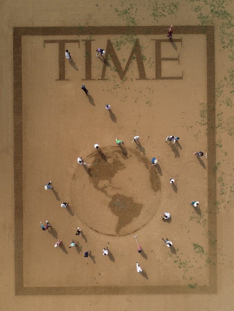 サンドアート「TIME」誌表紙に 千葉で彫刻家の保坂さん制作 | 毎日新聞