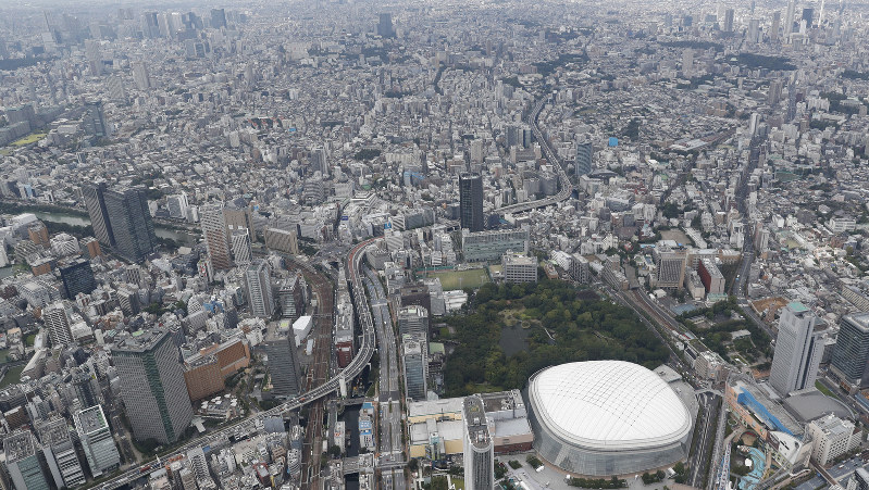 東京はじめ3大都市圏では地価の上昇が続く=東京都文京区で9月17日、本社ヘリから