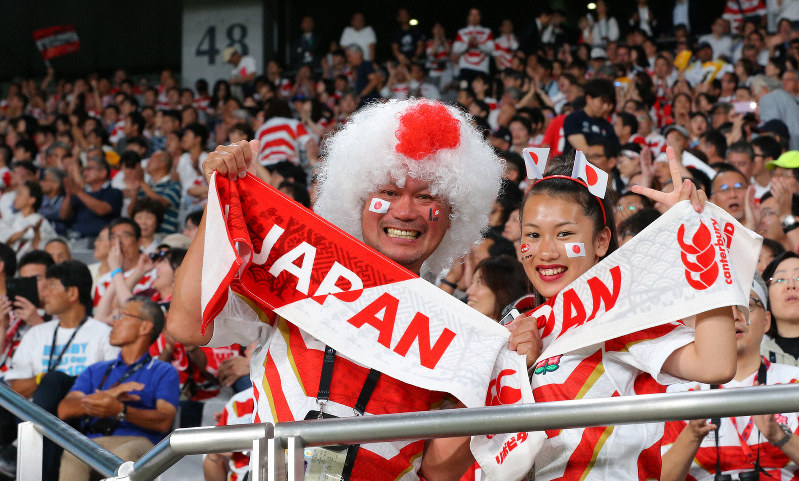 ラグビーW杯開幕 日本勝利にハイタッチ ビール売り上げ「いつもの2～3