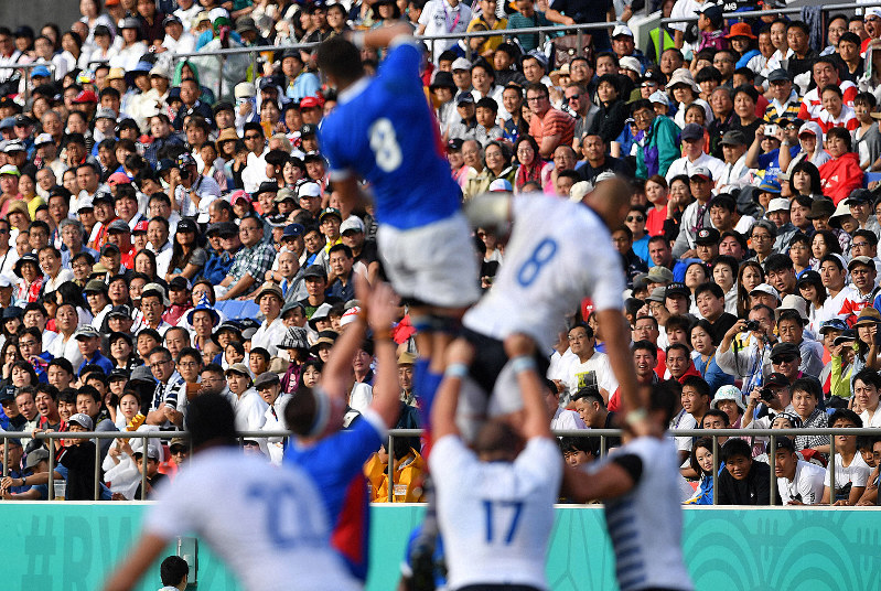 聖地 花園で初のラグビーw杯 ワンプレーごとに大歓声と拍手 毎日新聞