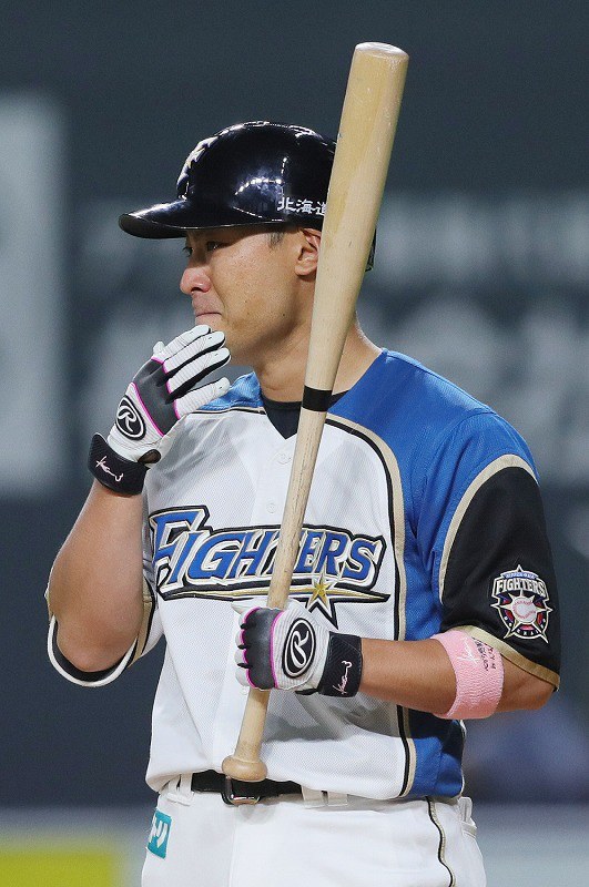 オリックス連敗止める 日本ハム、引退・田中賢の適時打実らず