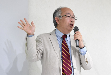 危機に陥る介護の現状を訴える小野沢医師=竹内紀臣撮影