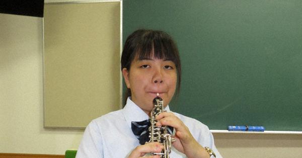 わたしの世界 オーボエ 浪速高校１年 大阪市 長谷川いちよさん １６ 体全体で 私の音響かす 毎日新聞