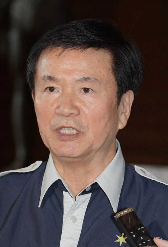 千葉県内の台風被害に対する政府への要望を安倍晋三首相に伝えた後、記者団の質問に答える森田健作知事=首相官邸で2019年9月18日、川田雅浩撮影