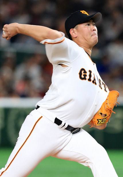 ベストナインに巨人・山口 14年目で初受賞 セ投手で最も遅く | 毎日新聞