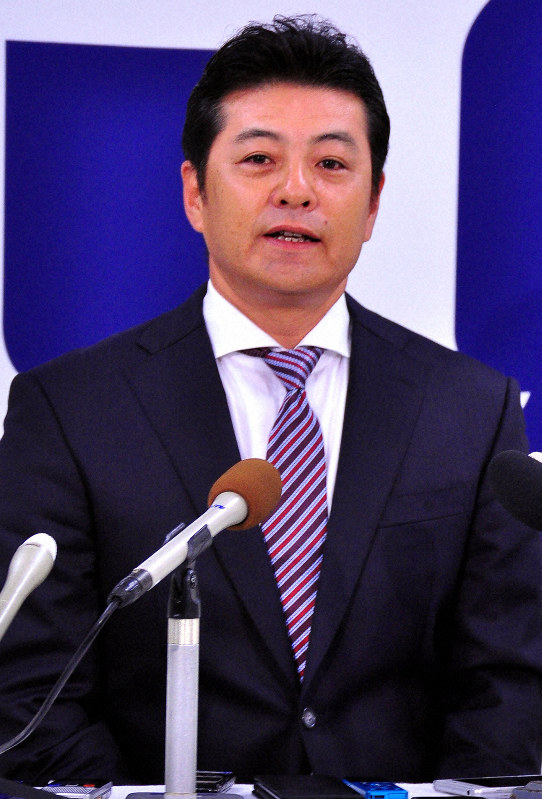 記者会見で辞任を表明した広島の緒方孝市監督=広島市で2019年10月1日午後1時44分、田中将隆撮影