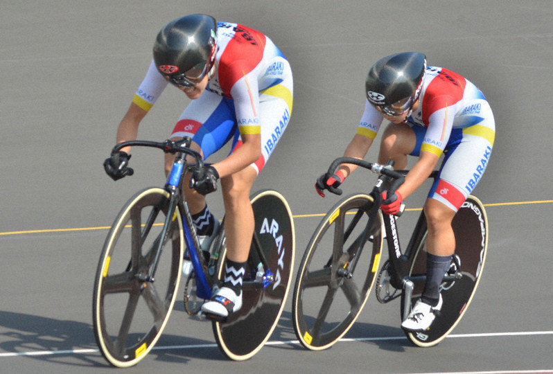 国体 自転車女子チーム・スプリント 山口、梶原ペアV 「恩返しできて