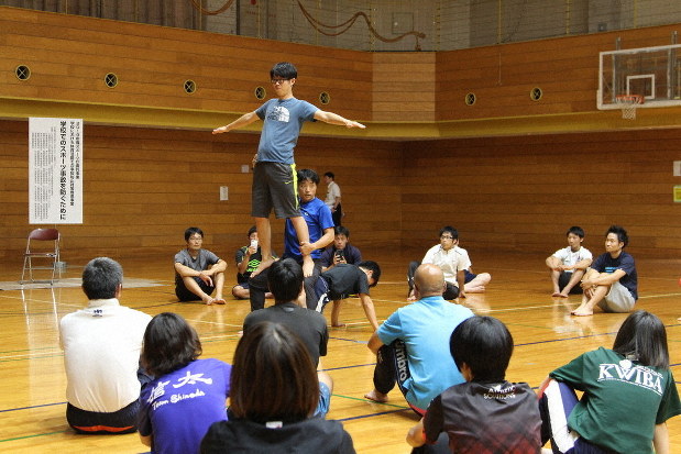 変わる組み体操 事故相次ぎ 安全優先に 毎日新聞