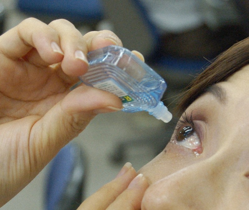 塗り薬や目薬の 今さら聞けない塗り方 さし方 あなたのおくすり手帳 高垣育 毎日新聞 医療プレミア