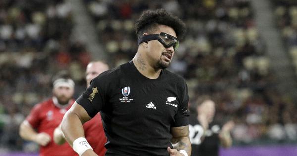Rugby All Blacks Savea Having Issues With Goggles But Persisting The Mainichi