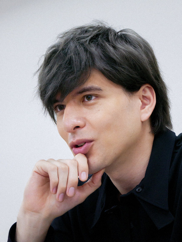 ミュージカル ファントム 主演 演出 城田優 愛希れいか 人間関係をより濃く描く 毎日新聞