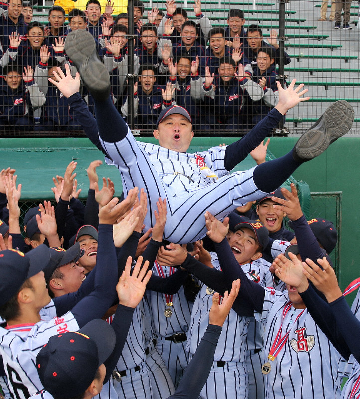 白樺学園が初優勝 札幌日大を逆転で降す 秋季北海道大会 毎日新聞