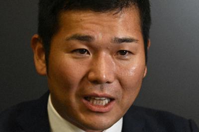 記者の質問に答えるRIZAPの瀬戸健社長＝東京都新宿区で２０１９年１０月２日、藤井達也撮影