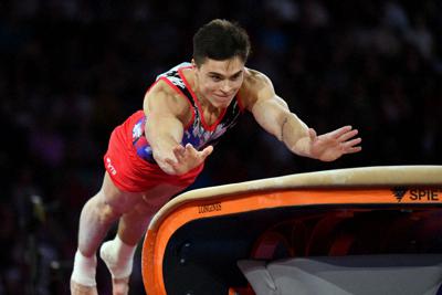 男子種目別決勝、跳馬で優勝したロシアのナゴルニーの１回目＝宮間俊樹撮影