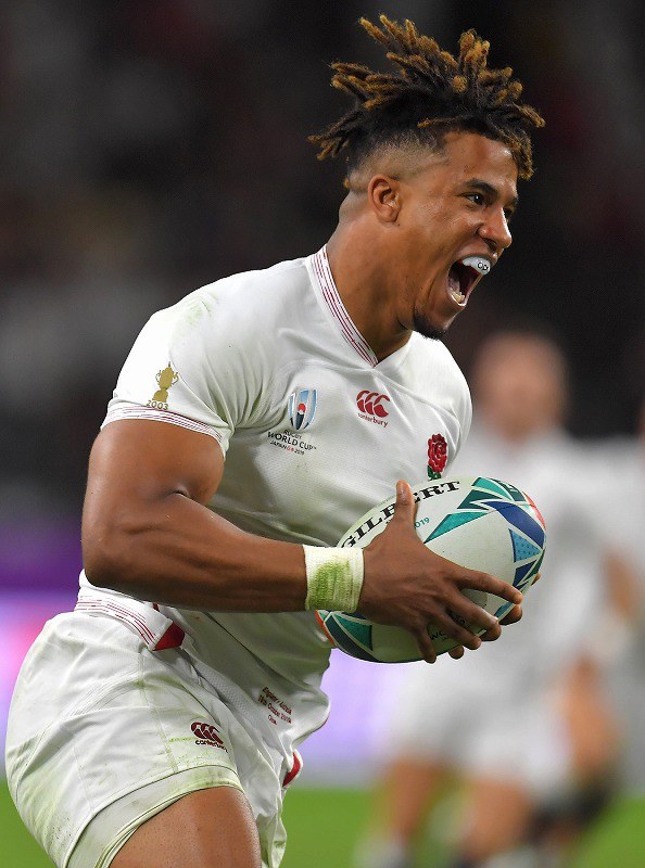 イングランド3大会ぶり4強 オーストラリアに快勝 ラグビーW杯準々決勝