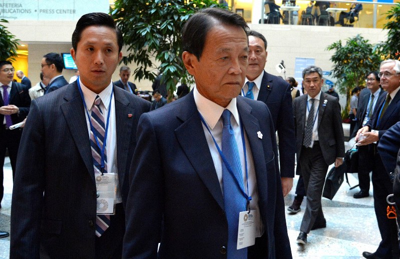 G20財務相・中央銀行総裁会議に出席する麻生太郎財務相=18日、ロイター