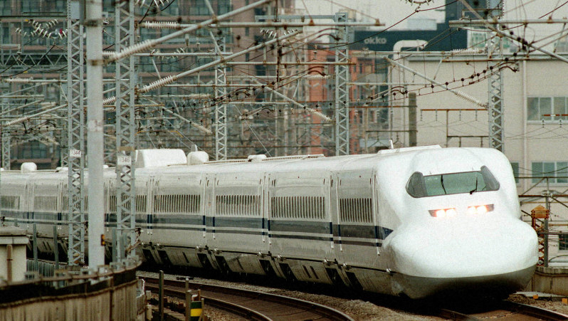 東海道新幹線700系の「のぞみ」一番列車=1999年3月13日撮影