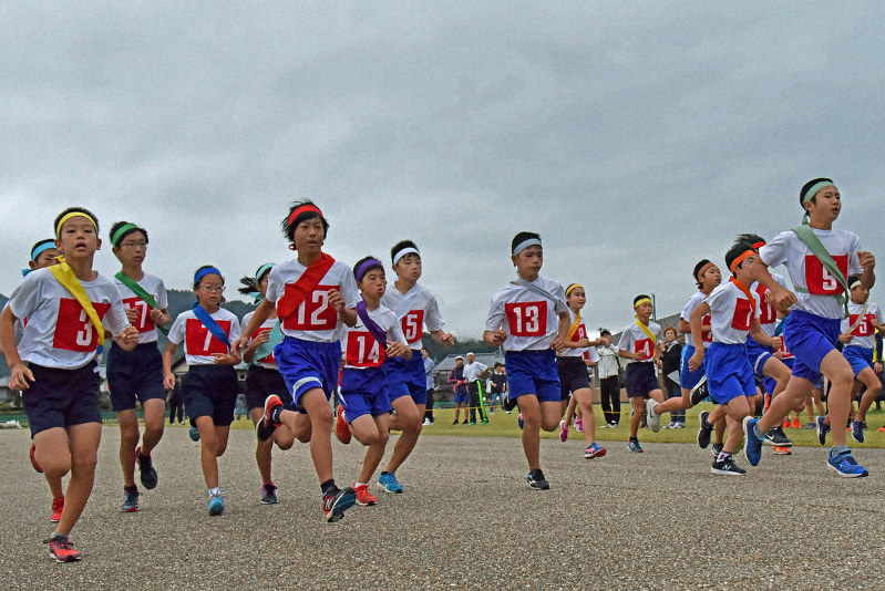 宮津市 与謝郡の小学生駅伝 市場小がｖ 今年からコース変更 京都 毎日新聞