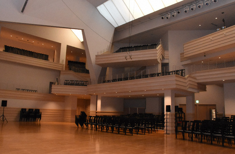 秋吉台芸術村に廃止論 市民ら存続求め署名 山口県「多額の財政負担