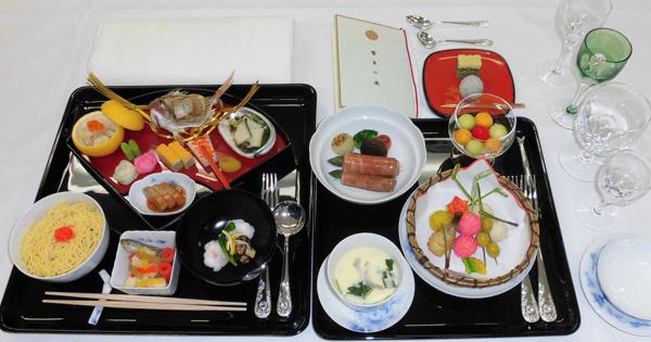 即位の礼：小ダイ姿焼き、フカヒレ茶わん蒸し、加薬飯、イセエビ
