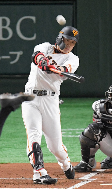 巨人、チーム鼓舞するベテラン亀井 バンデンハークの剛球打ち砕く