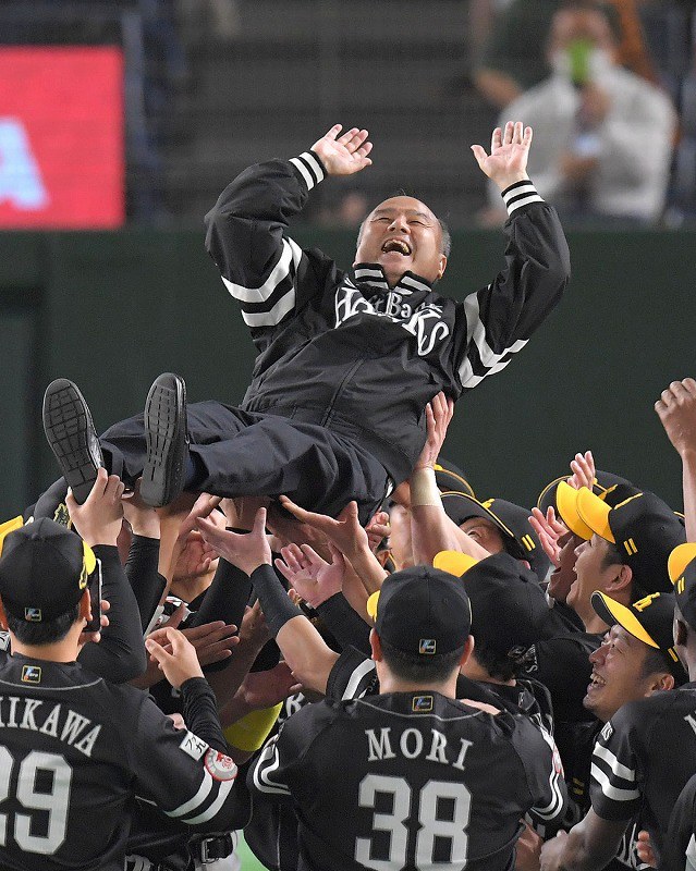 日本シリーズ：第4戦 ○ソフトバンク 4 ー 3 巨人○ 詳報 [写真特集34