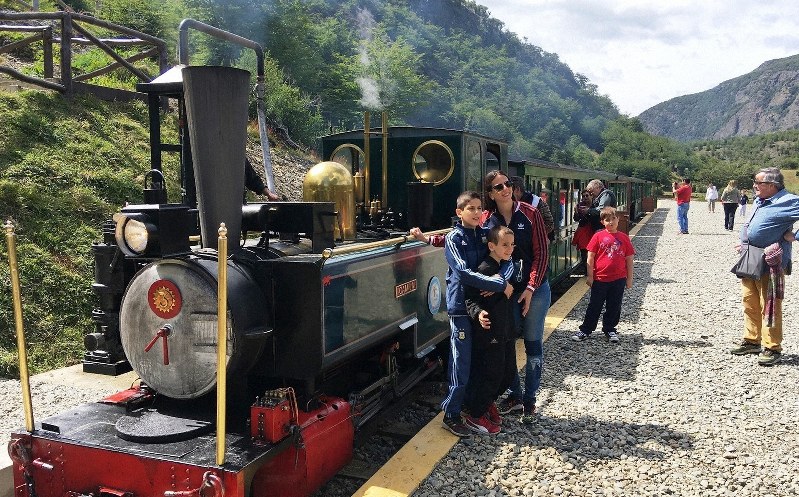 ウシュアイア名物の地球最南端の鉄道「世界の果て鉄道号」(写真は筆者撮影)