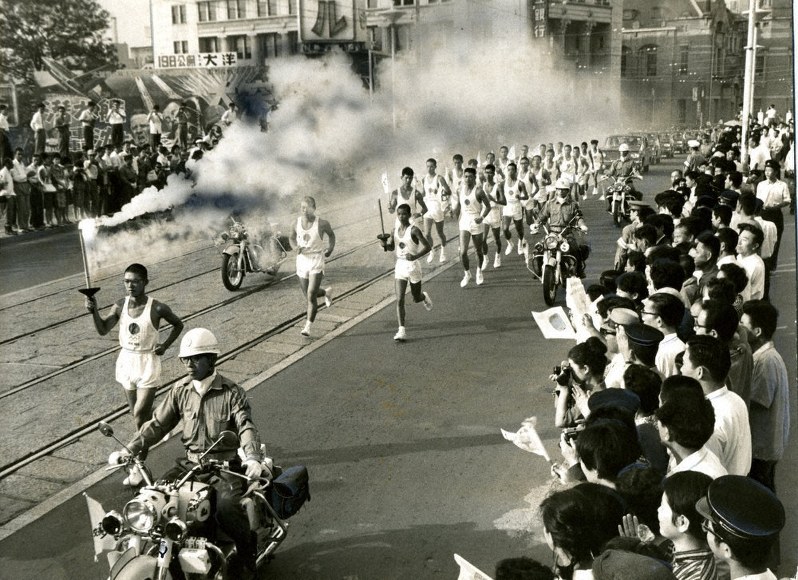 聖火が走ったまち：1964と2020の現地を比較 [写真特集21/99] | 毎日新聞