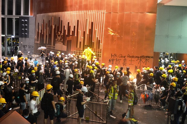 香港デモで懸念される 天安門事件 の再来 市民にすぐ銃を向ける共産党の怖さ President Online プレジデントオンライン