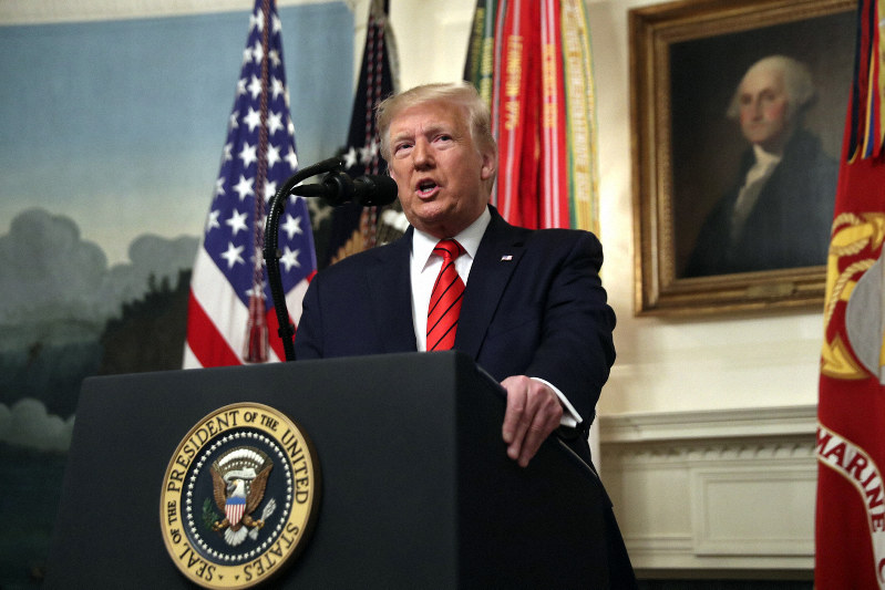 IS最高指導者バグダディ容疑者死亡を発表するトランプ米大統領=2019年10月27日、AP