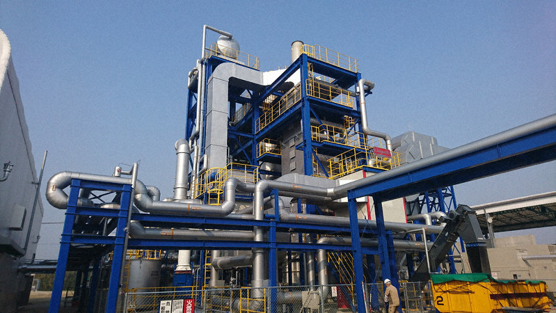 竹をバイオマス燃料として活用し、電気と熱を供給する実証施設=バンブーエナジー提供