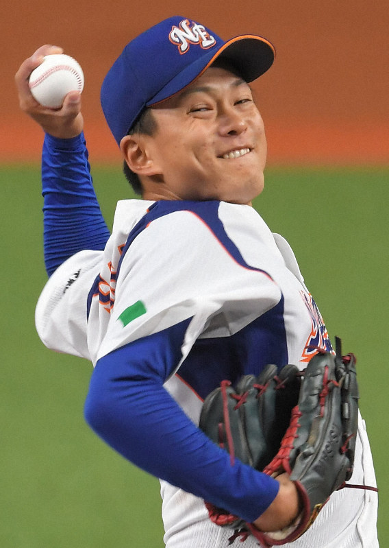 【日本通運-NTT東日本】力投するNTT東日本の先発・佐々木=京セラドーム大阪で2019年10月31日、北村隆夫撮影